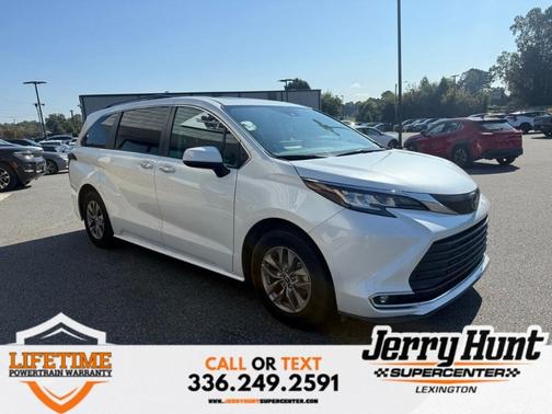 2022 Toyota Sienna XLE