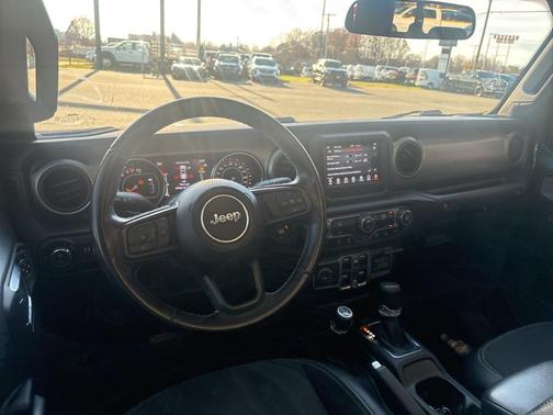 2021 Jeep Gladiator Sport