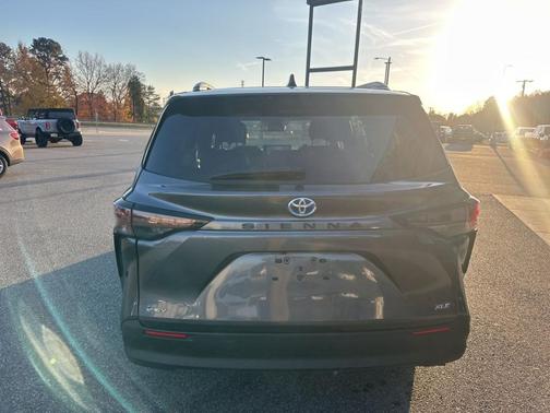 2025 Toyota Sienna XLE