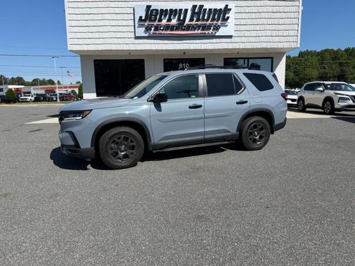 Gray 2024 Honda Pilot TrailSport