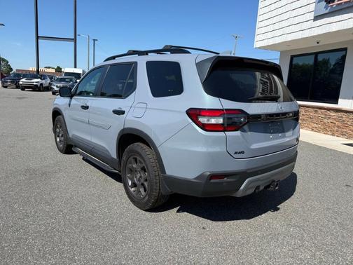 Gray 2024 Honda Pilot TrailSport