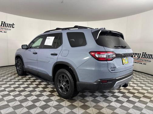 Gray 2024 Honda Pilot TrailSport