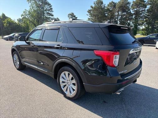 Black Metallic 2022 Ford Explorer Limited