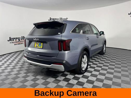 2025 Kia Sorento LX
