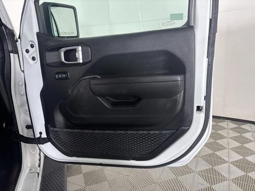 Bright White Clearcoat 2024 Jeep Wrangler Sport