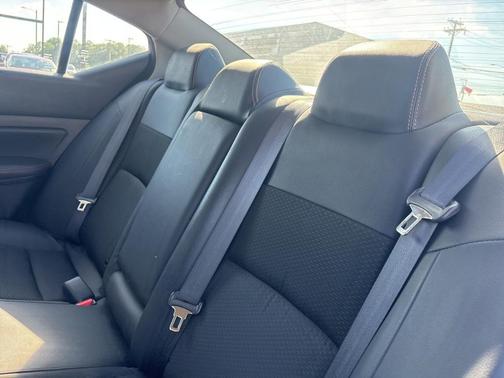 Black 2020 Nissan Altima 2.5 SR