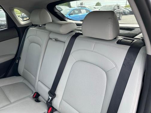 2022 Hyundai KONA Limited