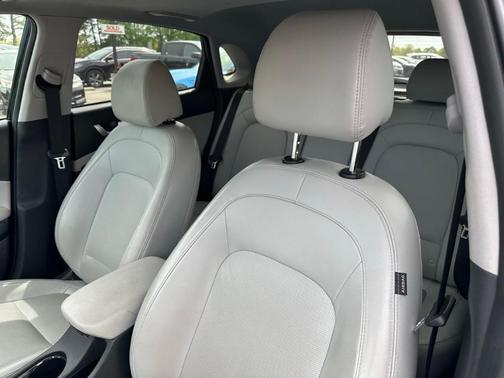 2022 Hyundai KONA Limited