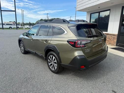 2024 Subaru Outback Premium