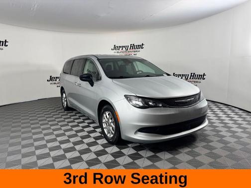 2024 Chrysler Voyager LX