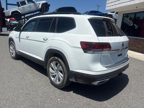 Pure White 2023 Volkswagen Atlas 3.6L SE w/Technology