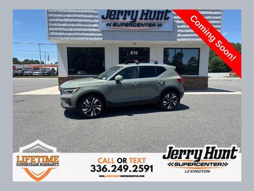 Sage Green Metallic 2023 Volvo XC40 B5 Plus Bright Theme