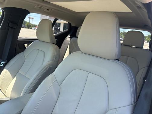 Sage Green Metallic 2023 Volvo XC40 B5 Plus Bright Theme