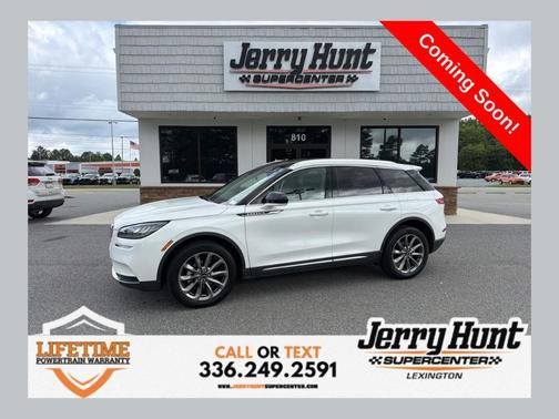 White Metallic 2022 Lincoln Corsair Standard