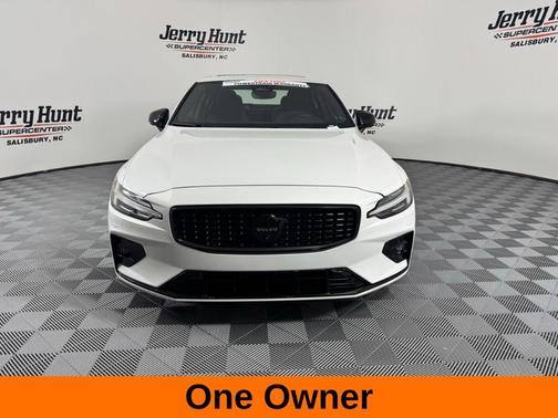 2024 Volvo S60 B5 Plus Black Edition