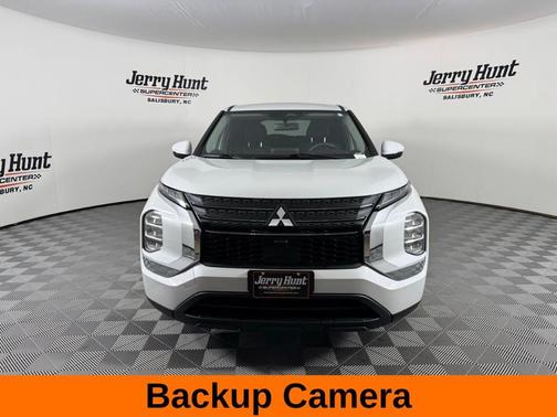 2022 Mitsubishi Outlander ES