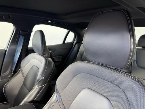 2024 Volvo S60 B5 Plus Black Edition