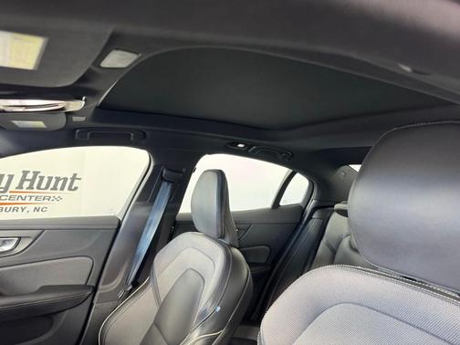 2024 Volvo S60 B5 Plus Black Edition