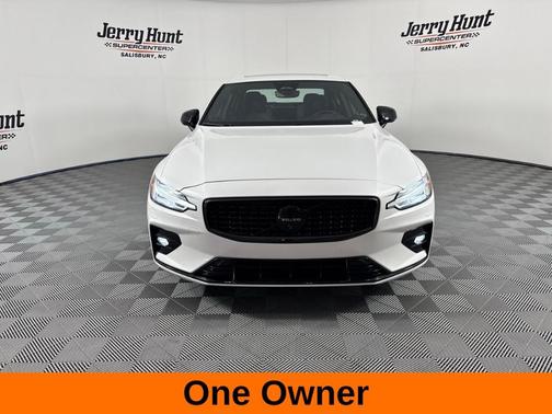 2024 Volvo S60 B5 Plus Black Edition