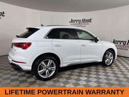 2022 Audi Q3 45 S line Premium