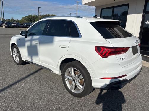 2022 Audi Q3 45 S line Premium