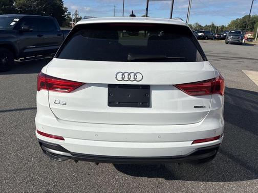 2022 Audi Q3 45 S line Premium