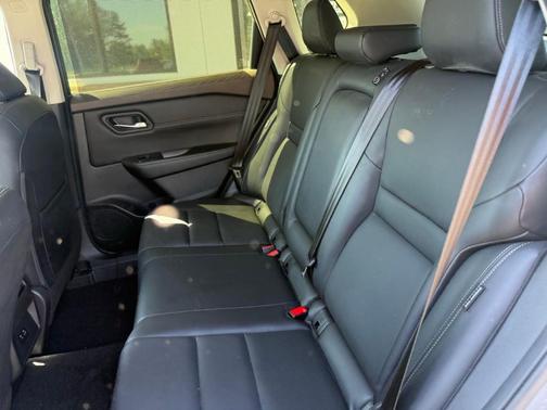 2 Tone Gray / Black Roof 2023 Nissan Rogue SV