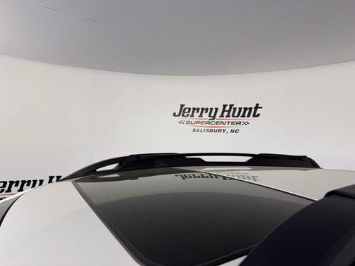 Crystal White Pearl 2024 Subaru Outback Limited