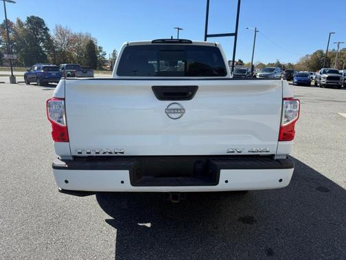 2024 Nissan Titan SV