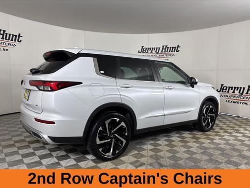 2022 Mitsubishi Outlander SE