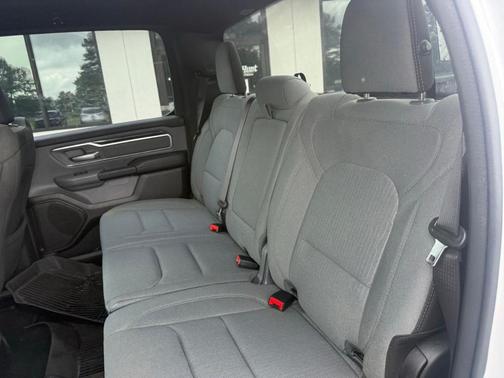 Bright White Clearcoat 2022 RAM 1500 Big Horn