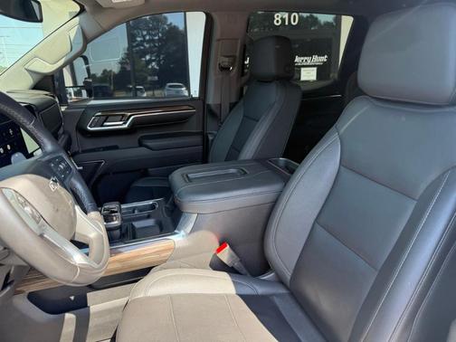 Summit White 2022 Chevrolet Silverado 1500 RST