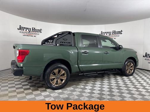 2024 Nissan Titan SV