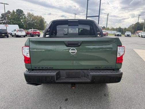 2024 Nissan Titan SV