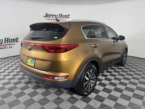 Burnished Copper 2017 Kia Sportage EX