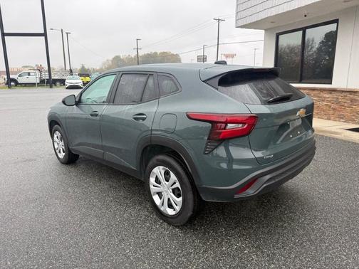 2025 Chevrolet Trax LS