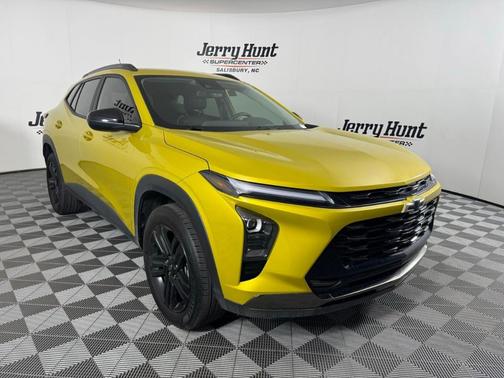 Nitro Yellow 2025 Chevrolet Trax ACTIV