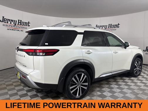 2024 Nissan Pathfinder Platinum