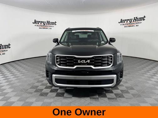 Ebony Black 2023 Kia Telluride S