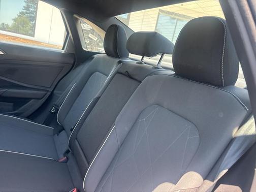 Platinum Gray Metallic 2025 Volkswagen Jetta 1.5T Sport