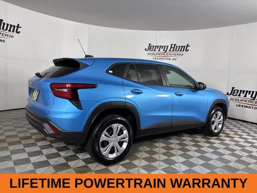 2025 Chevrolet Trax LS