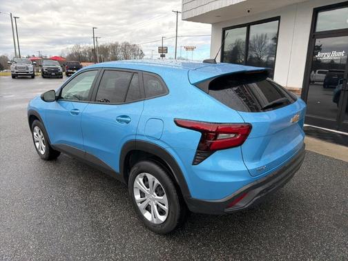 2025 Chevrolet Trax LS