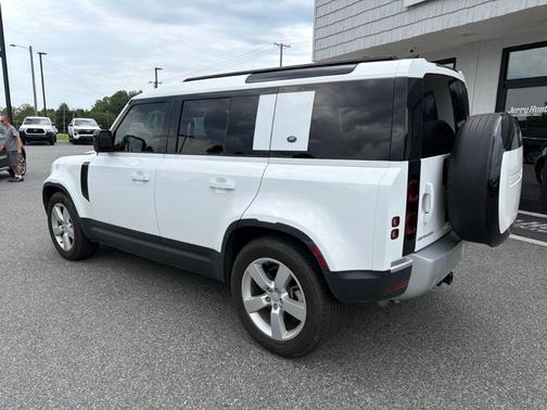 Fuji White 2024 Land Rover Defender P400 S