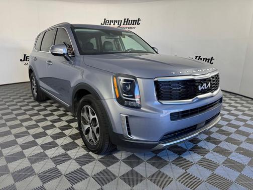 Everlasting Silver 2022 Kia Telluride EX