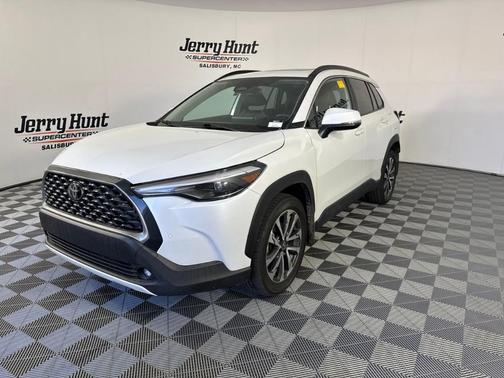 White 2024 Toyota Corolla Cross XLE