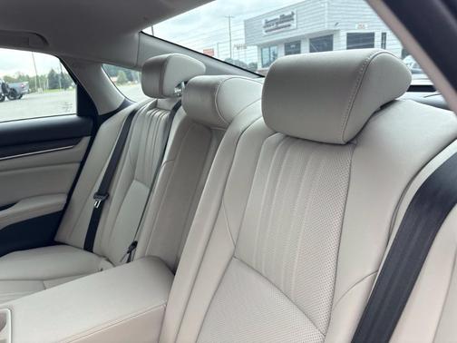 Platinum White Pearl 2020 Honda Accord EX-L