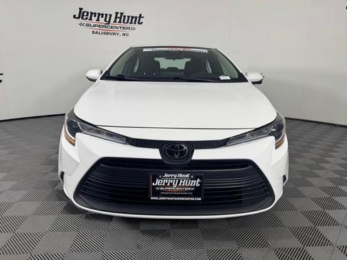 Ice 2024 Toyota Corolla LE