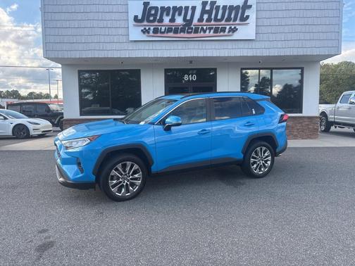 2020 Toyota RAV4 XLE Premium