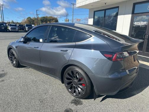2023 Tesla Model Y Performance