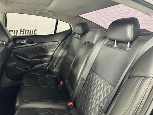 2023 Nissan Maxima Platinum